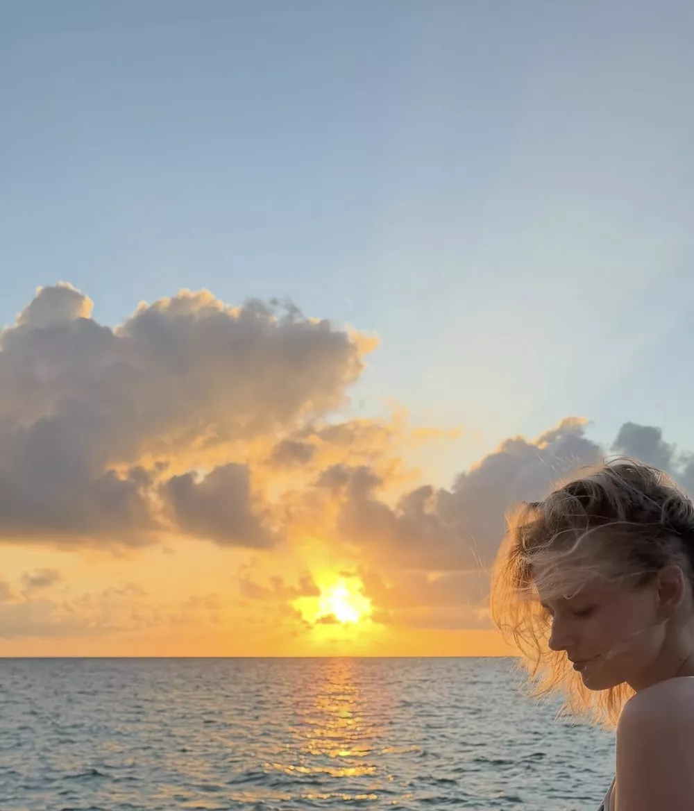 Саша Бортич продемонстрировала фигуру на отдыхе с возлюбленным
Саша Бортич продемонстрировала фигуру на отдыхе с возлюбленным