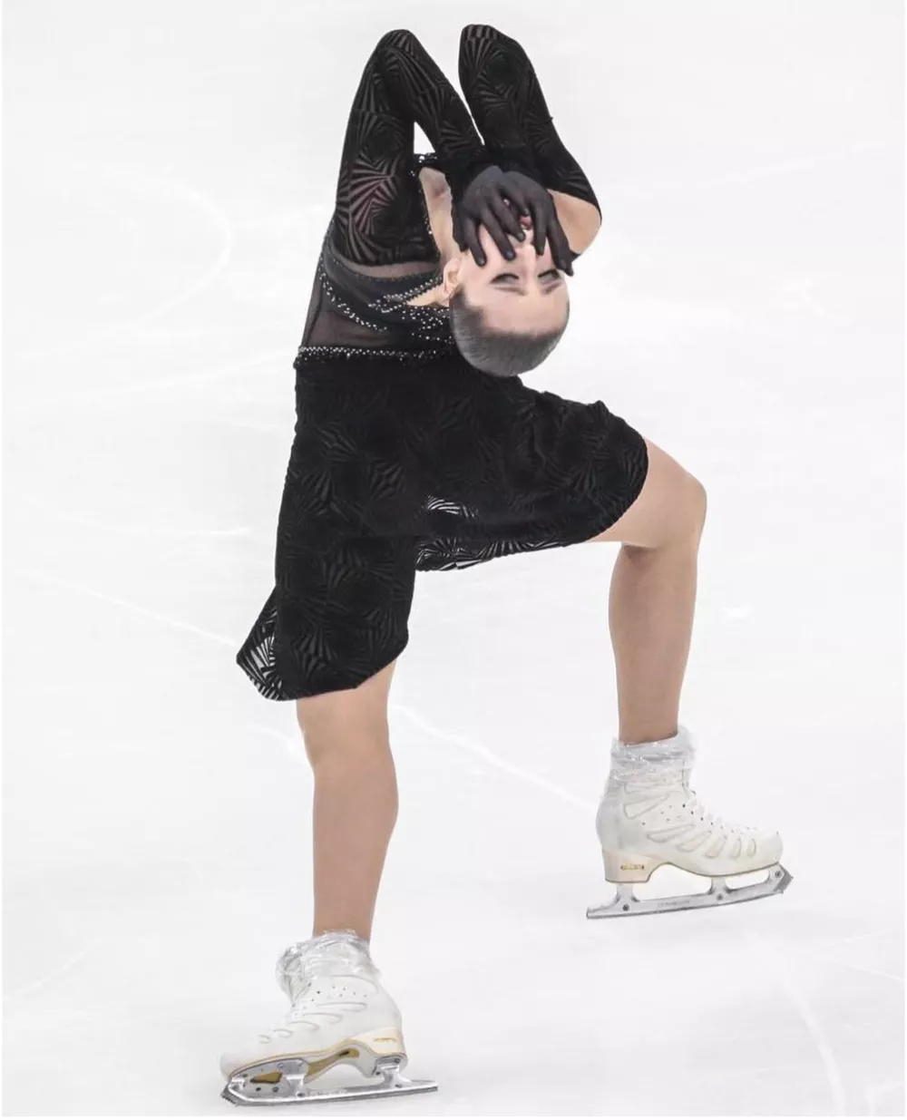 У Камилы Валиевой отобрали золотую медаль чемпионата Европы 2022 года
У Камилы Валиевой отобрали золотую медаль чемпионата Европы 2022 года