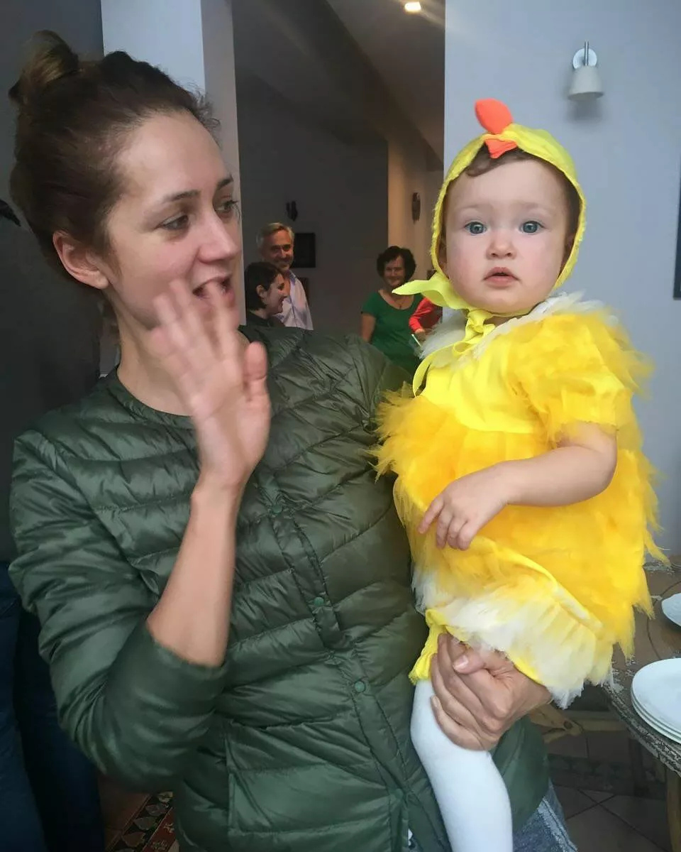 Виктория Исакова показала редкие фото дочери в ее день рождения
Виктория Исакова показала редкие фото дочери в ее день рождения