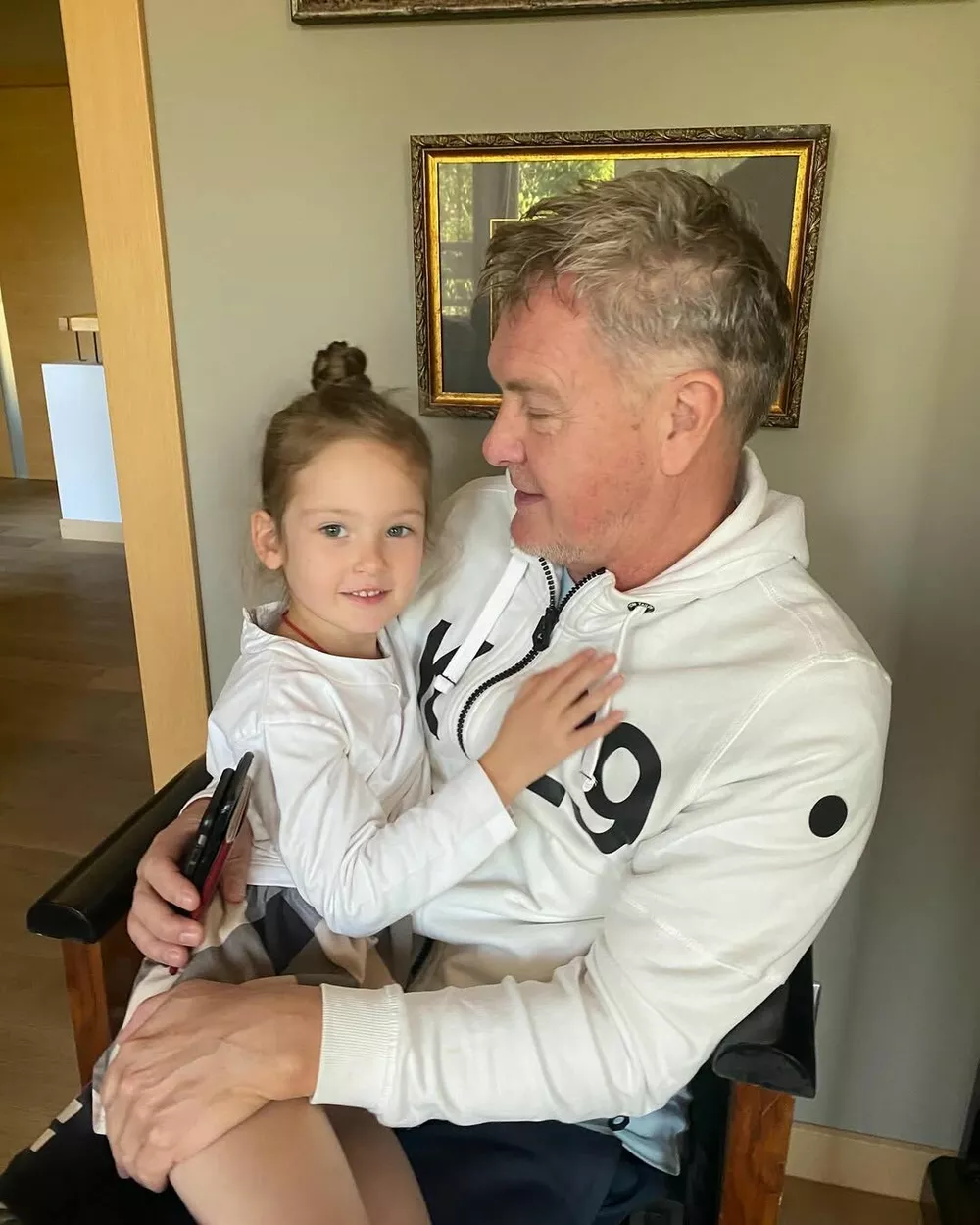 Виктория Исакова показала редкие фото дочери в ее день рождения
Виктория Исакова показала редкие фото дочери в ее день рождения