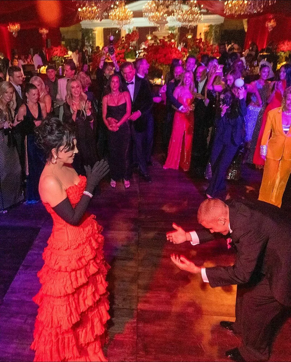 
                Во дворце раскритиковали появление принца Гарри и Меган Маркл на дне рождения Крис Дженнер            