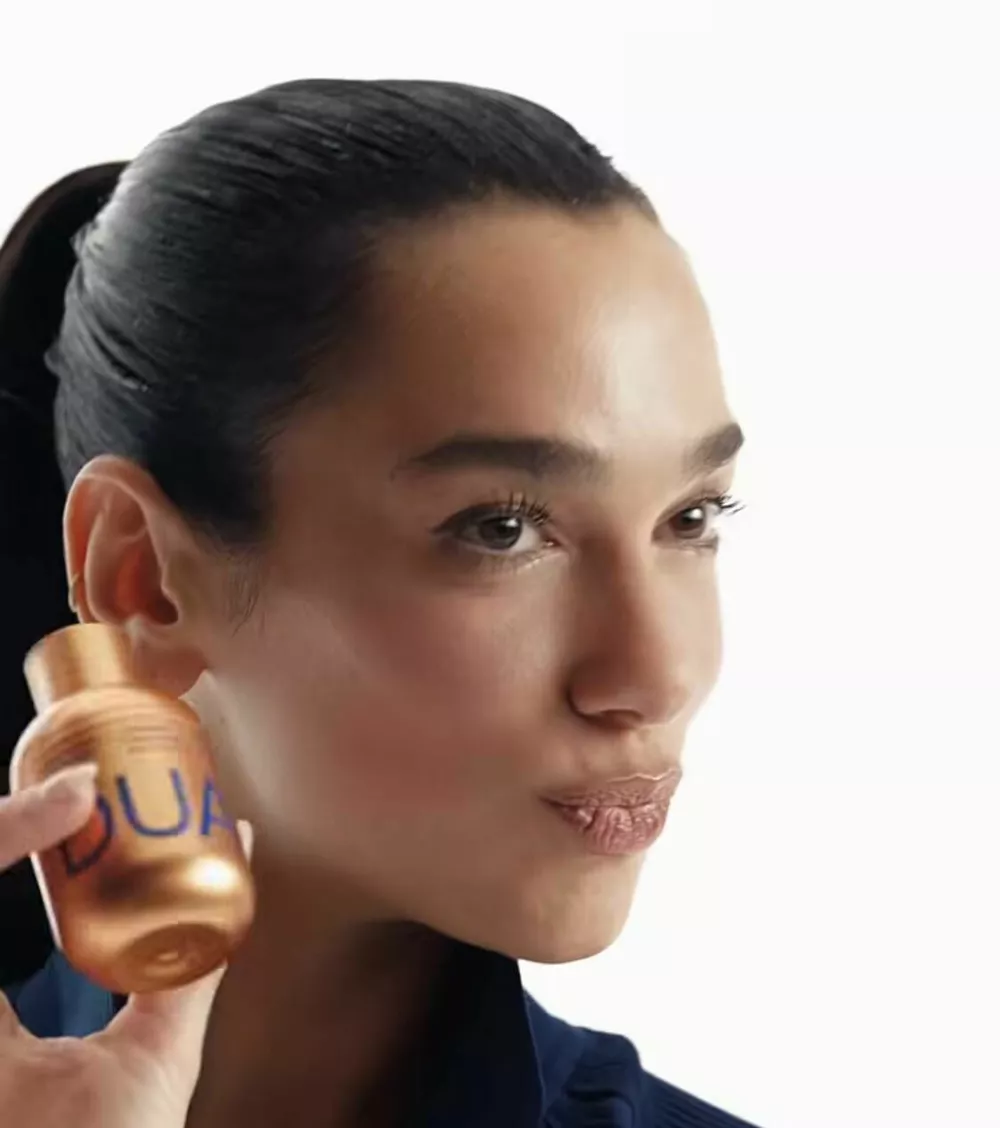 
                Вслед за Рианной и Селеной: Дуа Липа запускает свою линию косметики            