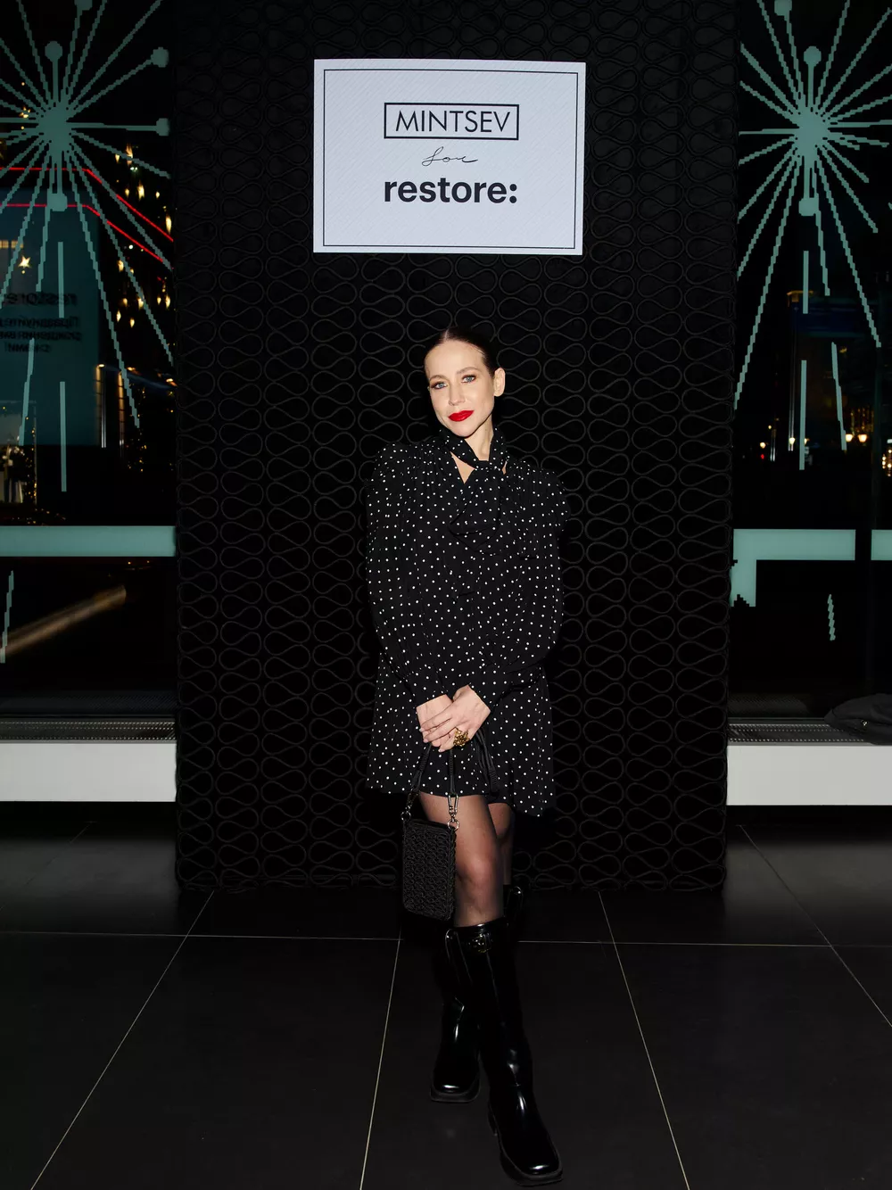 
                Павел Табаков, Юлианна Караулова, Софья Синицына на закрытой презентации в центре Москвы            