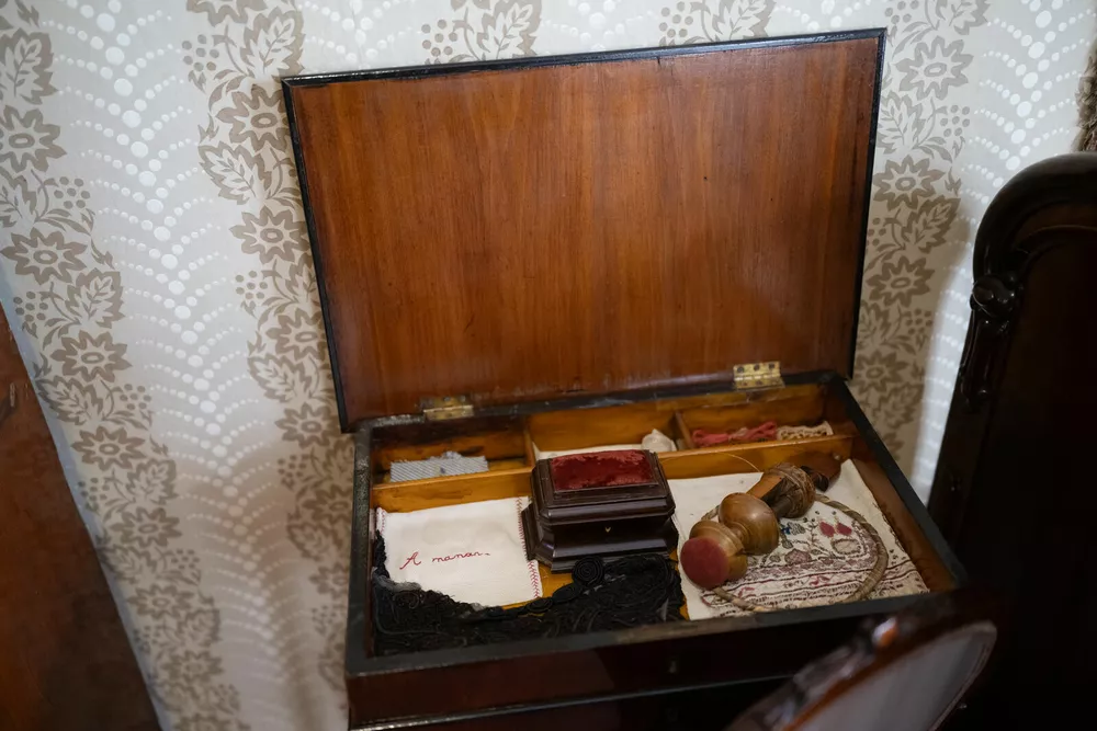 
                Юлия Хлынина, Михаил Пореченков и другие на экскурсии в городе Старая Русса            