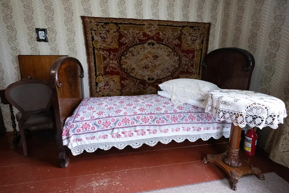 
                Юлия Хлынина, Михаил Пореченков и другие на экскурсии в городе Старая Русса            