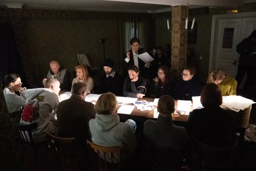 
                Юлия Хлынина, Михаил Пореченков и другие на экскурсии в городе Старая Русса            