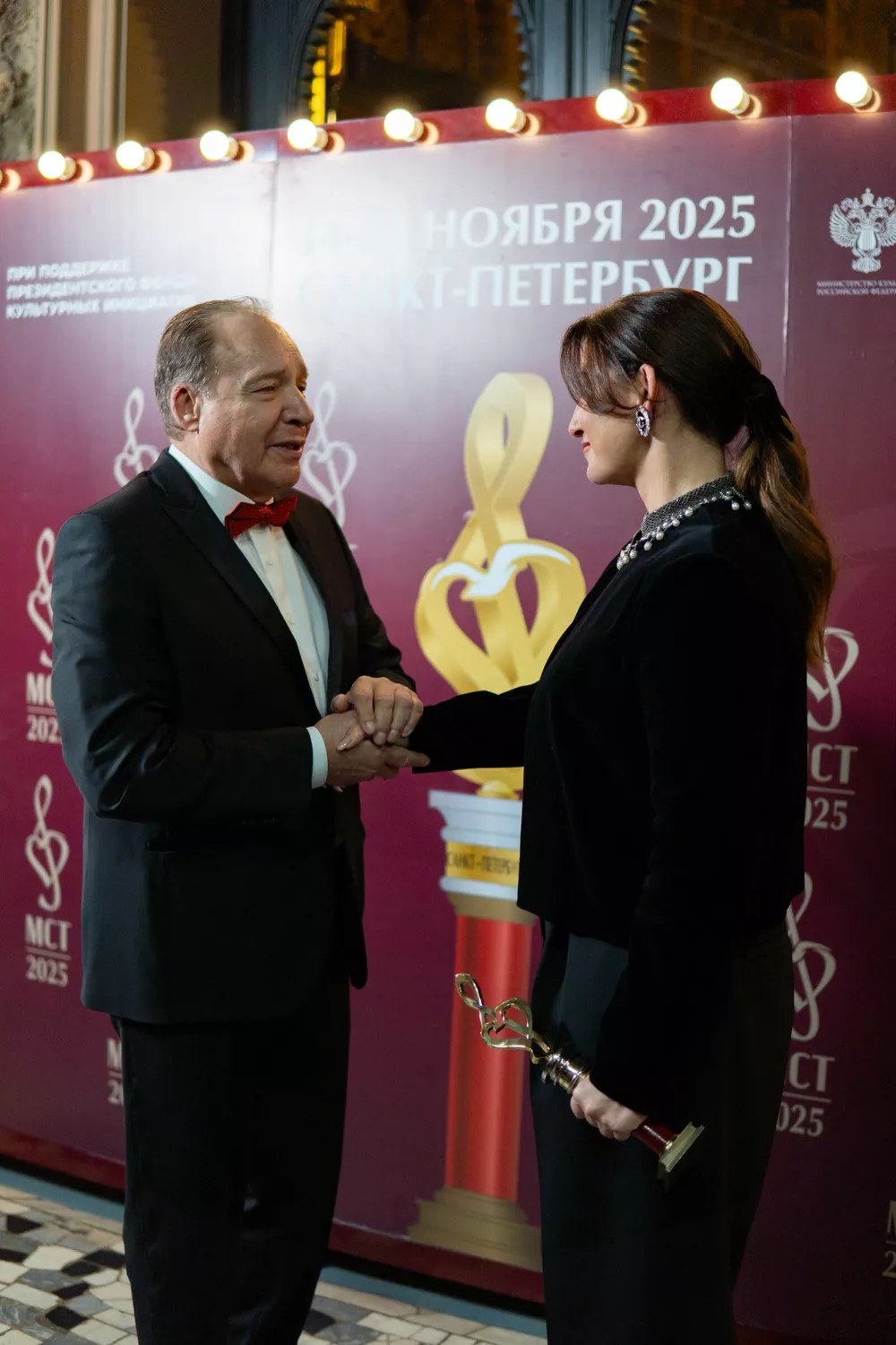 Жасмин получила престижную театральную премию