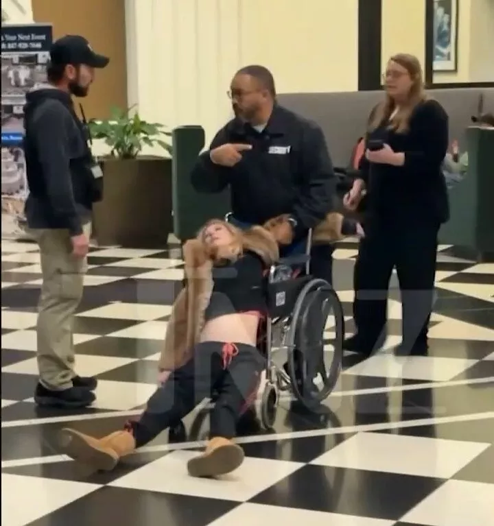 Звезду “Американского пирога” Тару Рид госпитализировали: она утверждает, что ее отравили