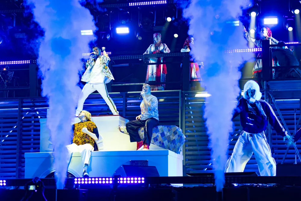 "30 солнечных лет": в столице с размахом отметили юбилей легендарные "Иванушки"