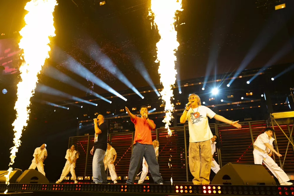 "30 солнечных лет": в столице с размахом отметили юбилей легендарные "Иванушки"