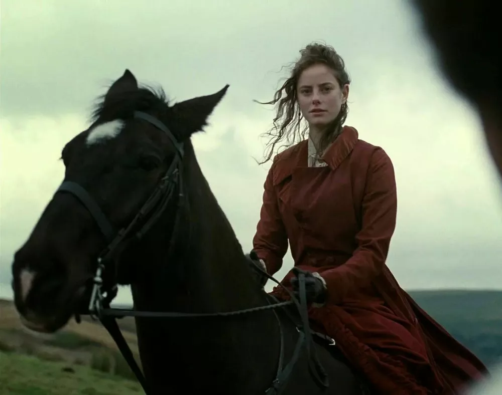 7 главных ролей Кайи Скоделарио: от дерзких подростков до криминальных королев
7 главных ролей Кайи Скоделарио: от дерзких подростков до криминальных королев