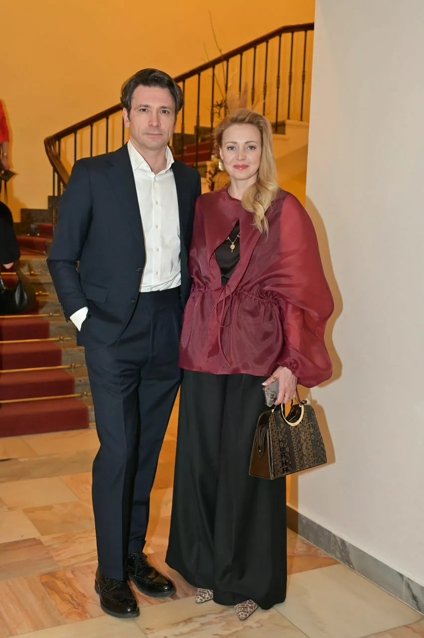 Аня Чиповская, Антон Хабаров, Нонна Гришаева на церемонии вручения премии "Звезда Театрала" Аня Чиповская, Антон Хабаров, Нонна Гришаева на церемонии вручения премии "Звезда Театрала"