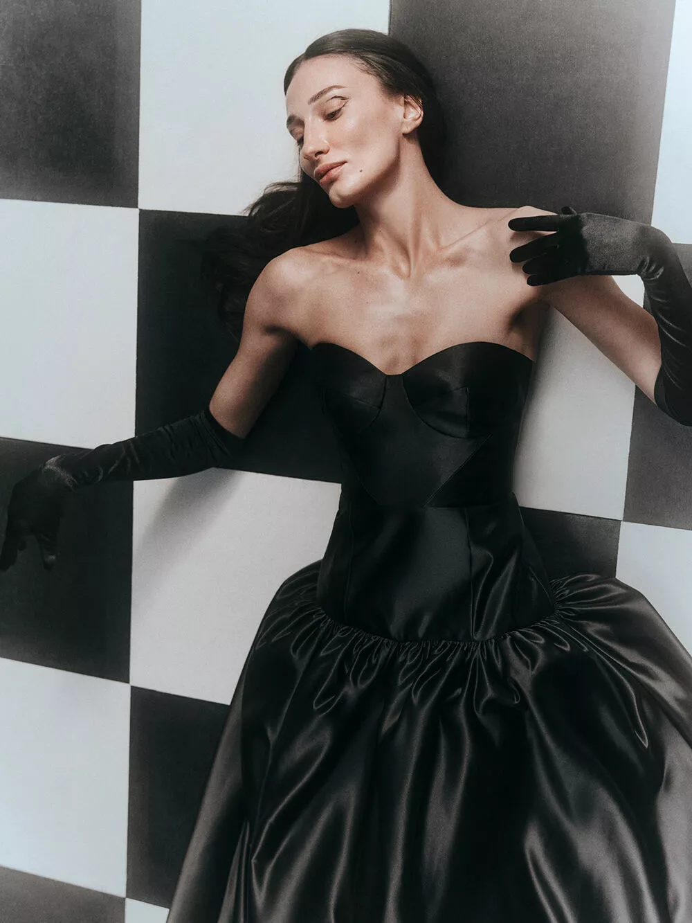 Образ не на одну ночь: что из новогодних коллекций стоит оставить в гардеробе Образ не на одну ночь: что из новогодних коллекций стоит оставить в гардеробе