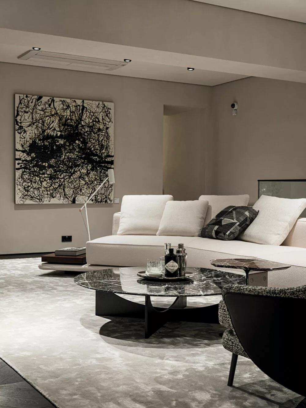 Детали в эстетике тихой роскоши и совершенные handmade-формы: чем украсить интерьер к Новому году