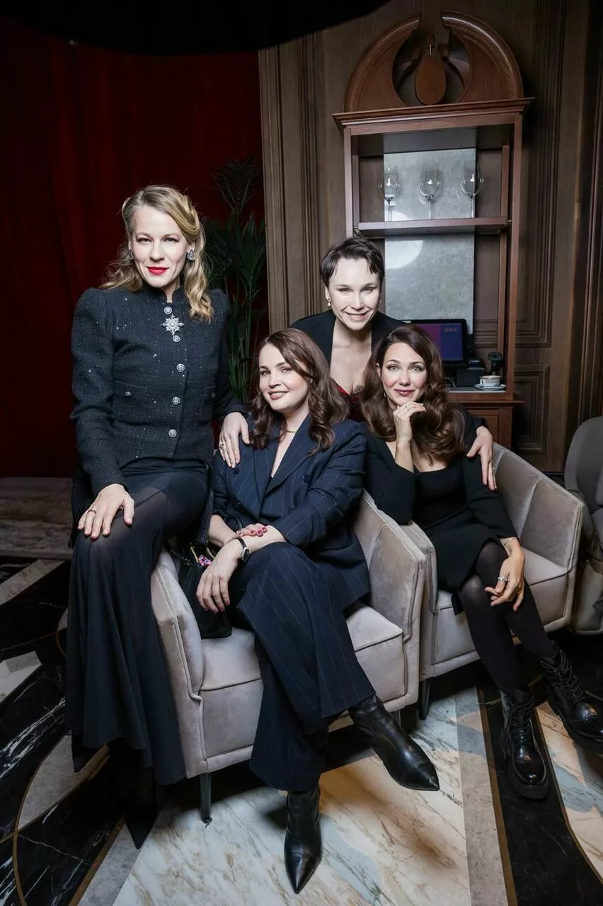 Екатерина Климова, Дарья Екамасова и Александра Ребенок на открытии бельевого бутика Екатерина Климова, Дарья Екамасова и Александра Ребенок на открытии бельевого бутика