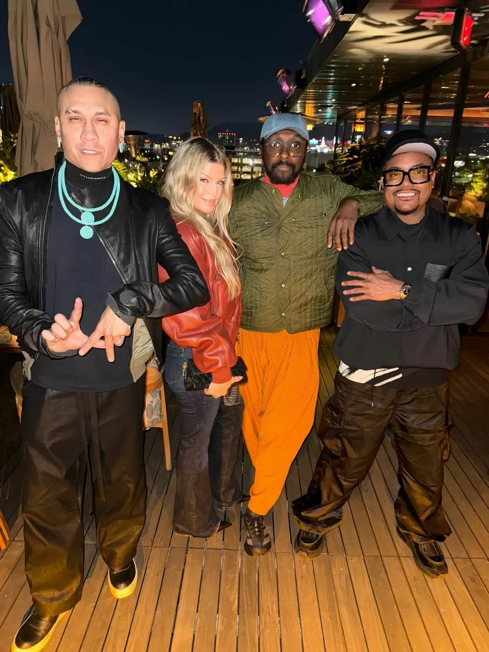 Ферги воссоединилась с The Black Eyed Peas спустя 8 лет после ухода из группы Ферги воссоединилась с The Black Eyed Peas спустя 8 лет после ухода из группы