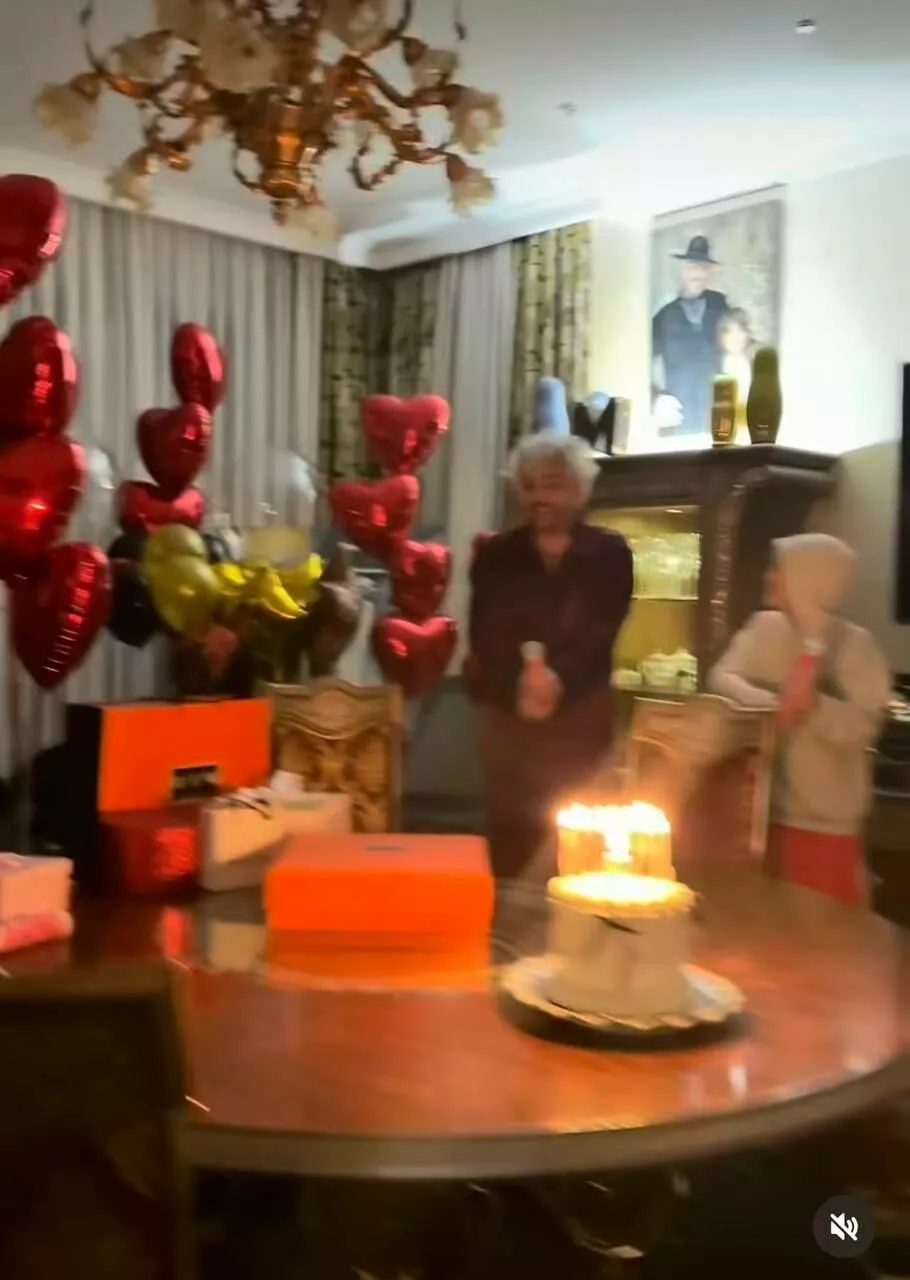 Филипп Киркоров трогательно поздравил дочку с 14-летием