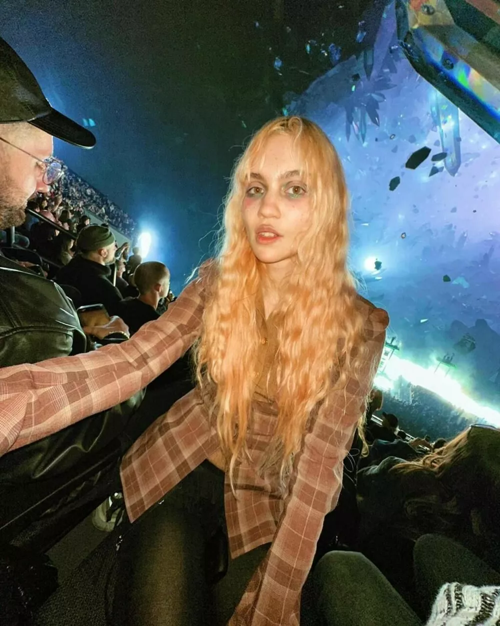 Граймс обвинила Илона Маска в нарушении правил совместного воспитания их сына Граймс обвинила Илона Маска в нарушении правил совместного воспитания их сына