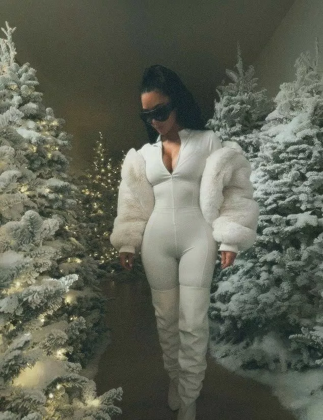 Как выглядит роскошный рождественский декор Ким Кардашьян