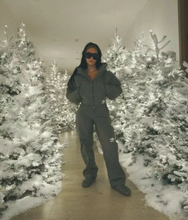 Как выглядит роскошный рождественский декор Ким Кардашьян