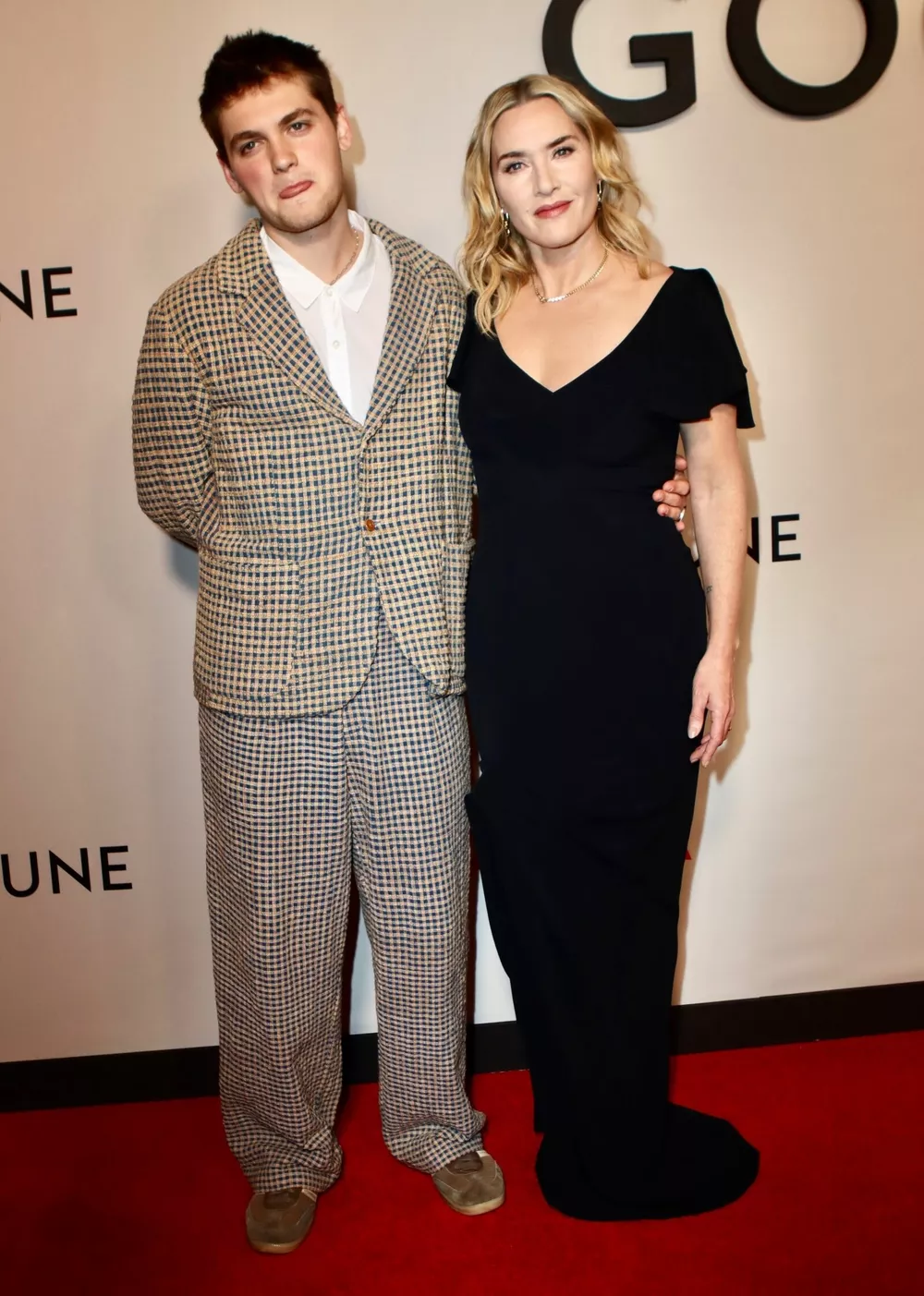 Редкий выход: Кейт Уинслет с сыном представили общий кинопроект
Редкий выход: Кейт Уинслет с сыном представили общий кинопроект