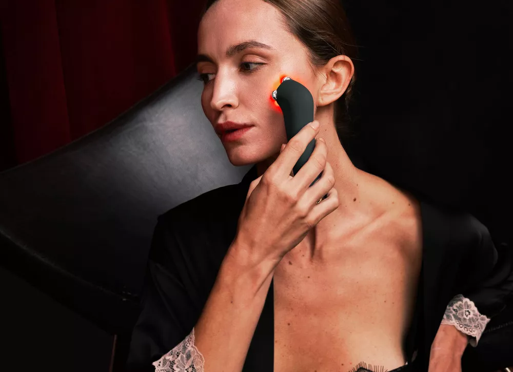 От новогодних интерактивов до смартфонов для ночной съемки: дайджест техно-новостей