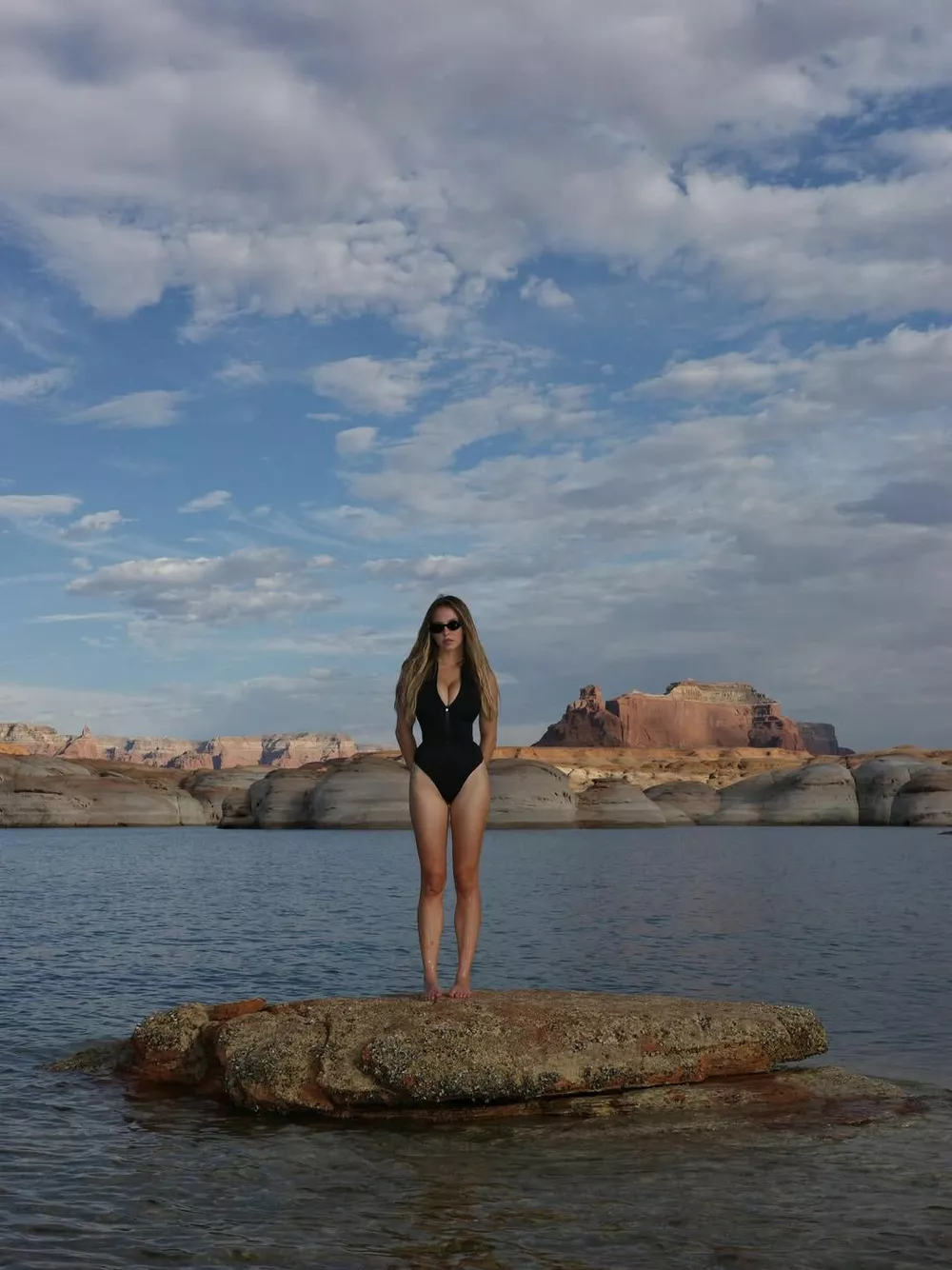 
                Сидни Суини прокомментировала слухи о пластике груди             