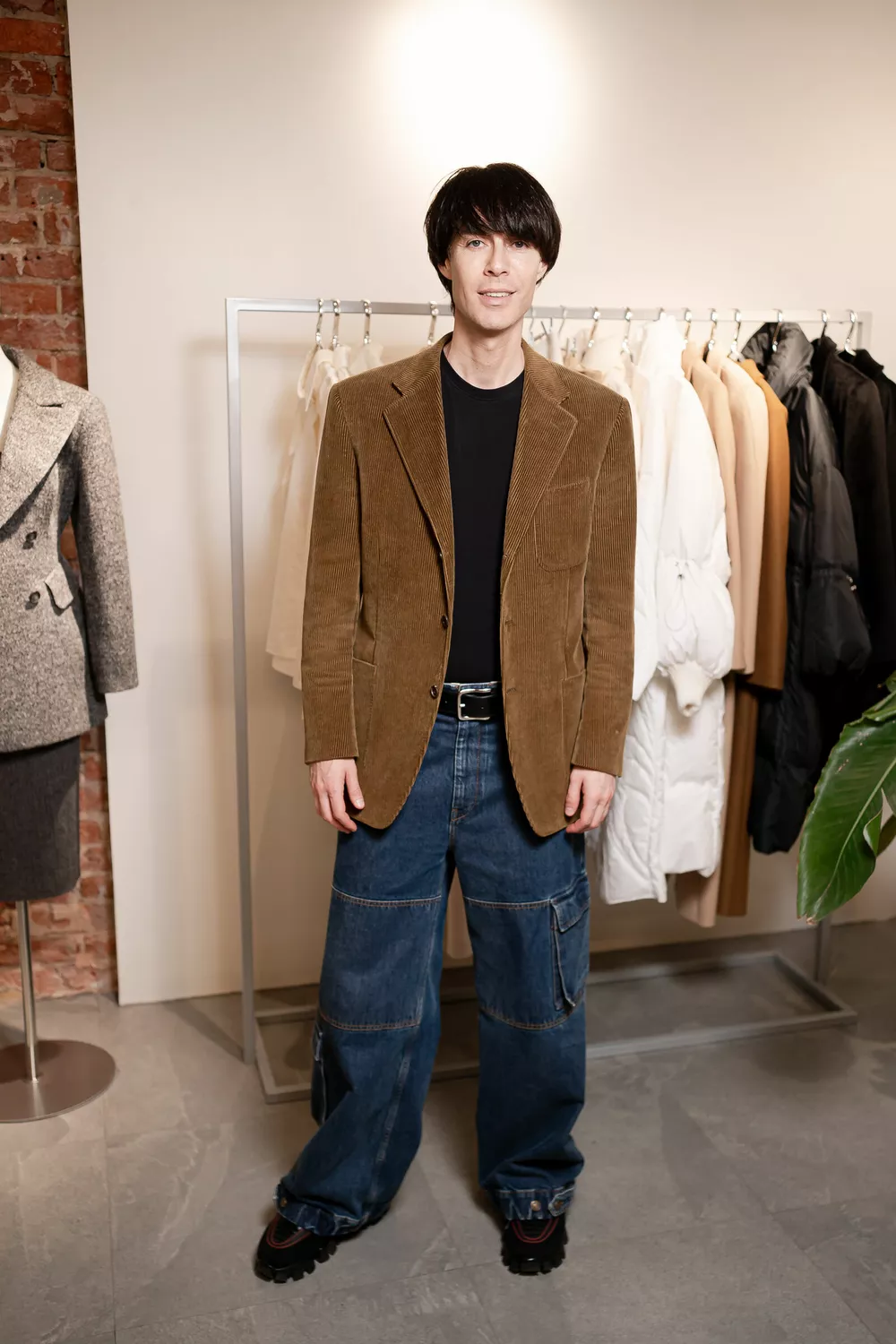 Сабина Ахмедова, Марк Тишман и другие звезды на предновогодней вечеринке в центре Москвы
Сабина Ахмедова, Марк Тишман и другие звезды на предновогодней вечеринке в центре Москвы