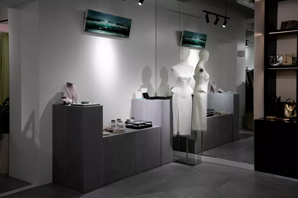 Сабина Ахмедова, Марк Тишман и другие звезды на предновогодней вечеринке в центре Москвы
Сабина Ахмедова, Марк Тишман и другие звезды на предновогодней вечеринке в центре Москвы