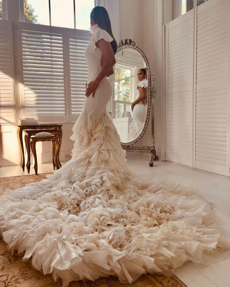 Jennifer Lopez Wedding Dress To Ben