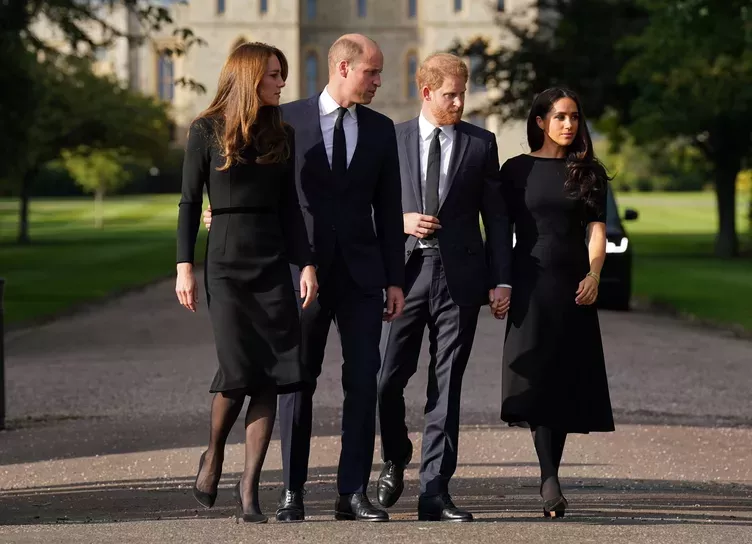Принц Уильям и Кейт Миддлтон воссоединились с принцем Гарри и Меган Маркл в Лондоне