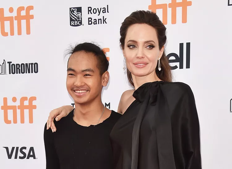 Анджелина Джоли и ее старший сын Мэддокс воссоединились благодаря коронавирусу