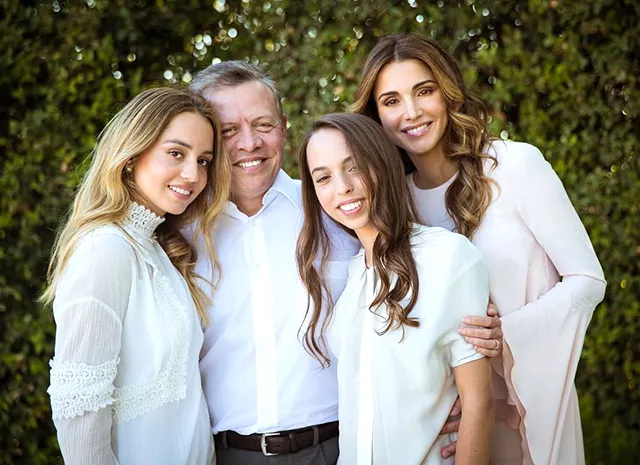 Король и королева Иордании с дочерьми в 2017 году