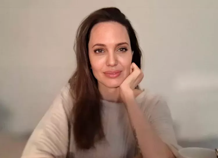 Голая Анджелина Джоли секс момент (Ролик из частной коллекции) | Разное