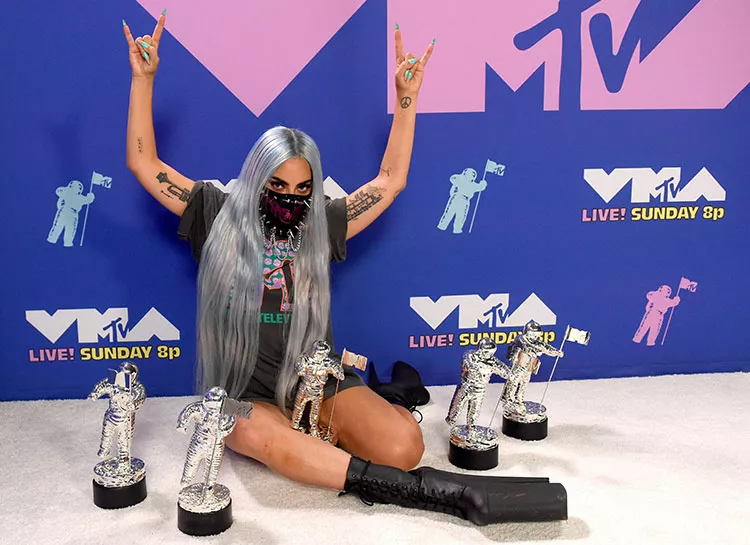 Леди Гага, Майли Сайрус, Белла Хадид и другие гости MTV Video Music Awards 2020