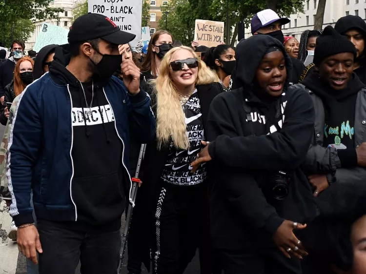 Мадонна на митинге в Лондоне