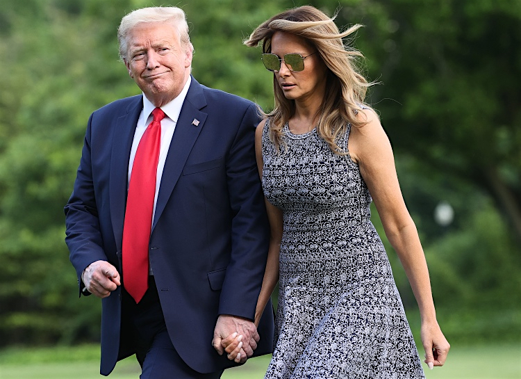 Дональд и Мелания Трамп посетили запуск космического судна, которого не было