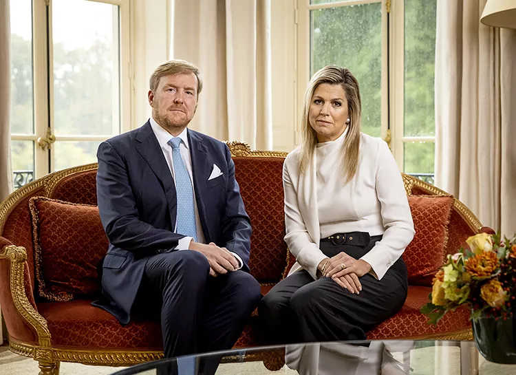 Король Виллем-Александр и королева Максима выпустили видео с извинениями за свой отпуск в Греции