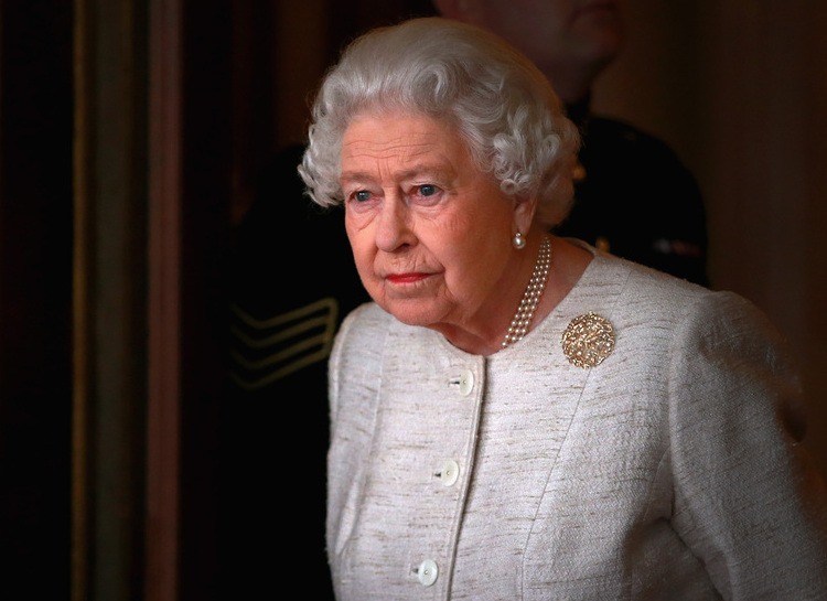 Королева Елизавета II выступила с первым заявлением после смерти принца Филиппа