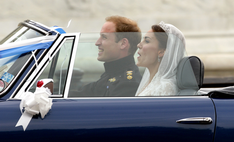 Под другим углом: самые забавные моменты свадьбы Кейт Миддлтон и принца Уильяма