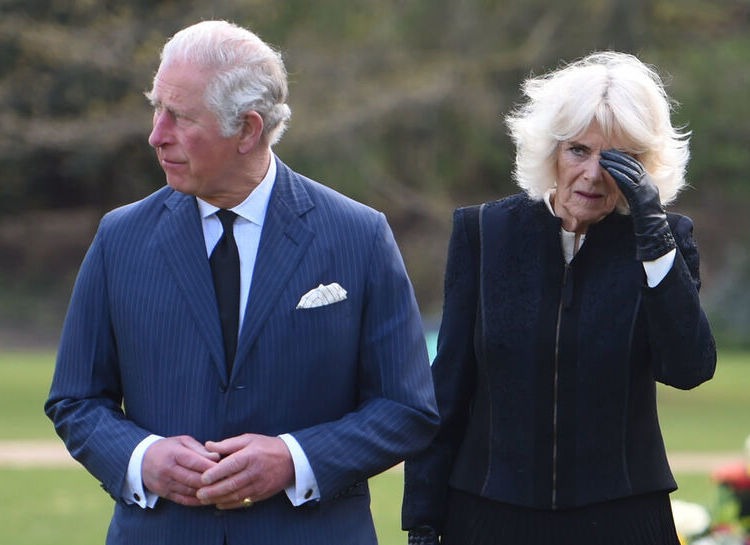 Принц Чарльз и герцогиня Камилла совершили первый совместный выход с начала траура по принцу Филиппу
