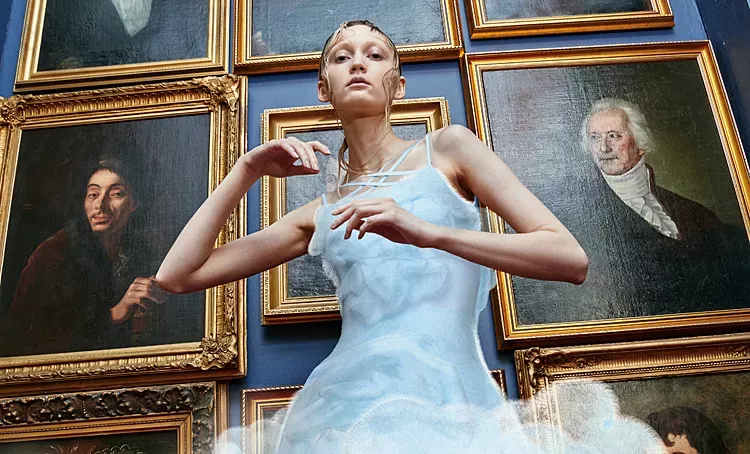 От 3D-капсулы до несвадебной свадебной одежды: лукбуки новых коллекций дизайнеров