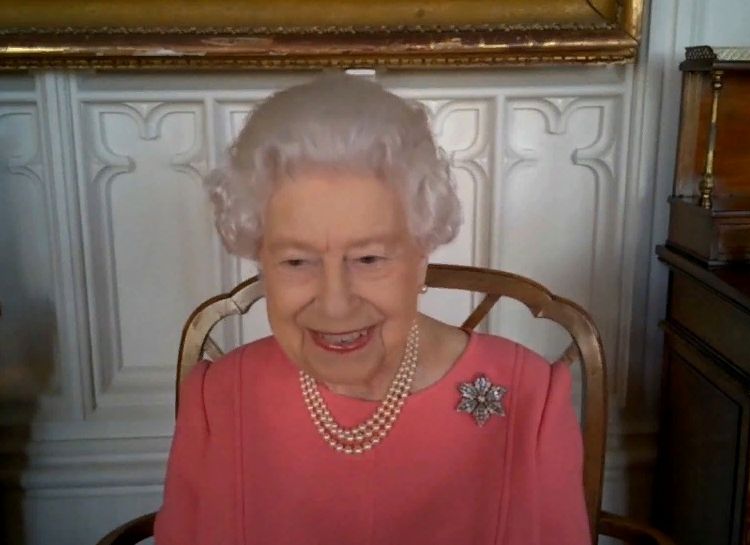 Королева Елизавета II публично поддержала принца Филиппа, находящегося в больнице
