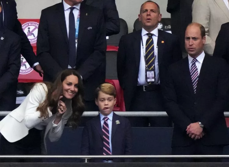 Кейт Миддлтон и принц Уильям c сыном Джорджем, Дэвид Бекхэм, Том Круз, Кейт Мосс и другие на финале Евро-2020