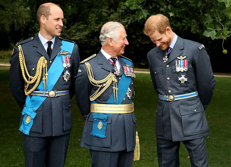 Принцы Чарльз и Уильям вышли на связь с принцем Гарри после его интервью Опре Уинфри