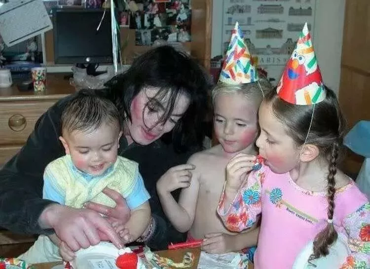 Лучший в мире папа: Майкл Джексон и его дети