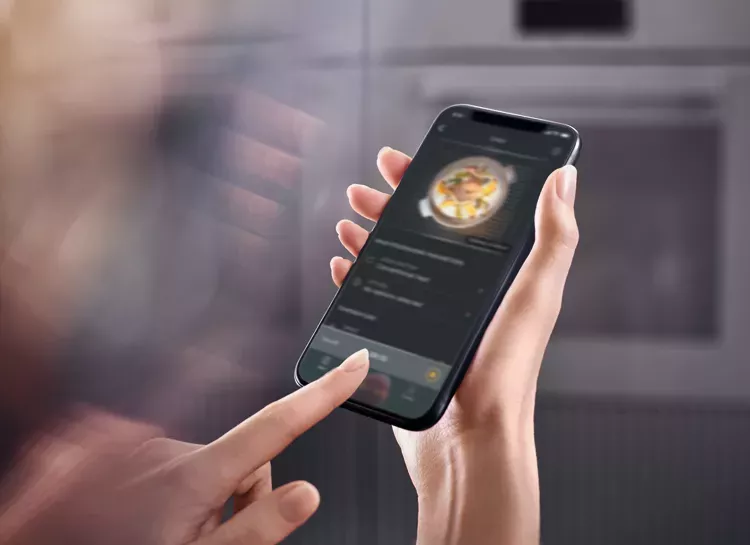 От духовки с камерой до пылесоса с Wi-Fi: техно-дайджест мая