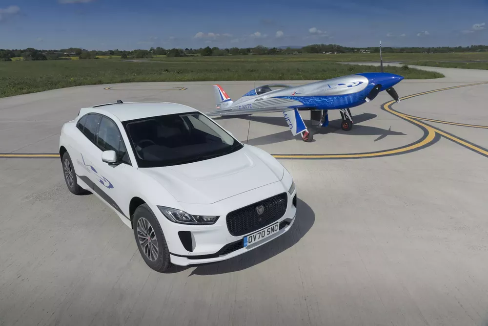 Заряжены на рекорд: Jaguar поможет самому быстрому в мире электросамолету