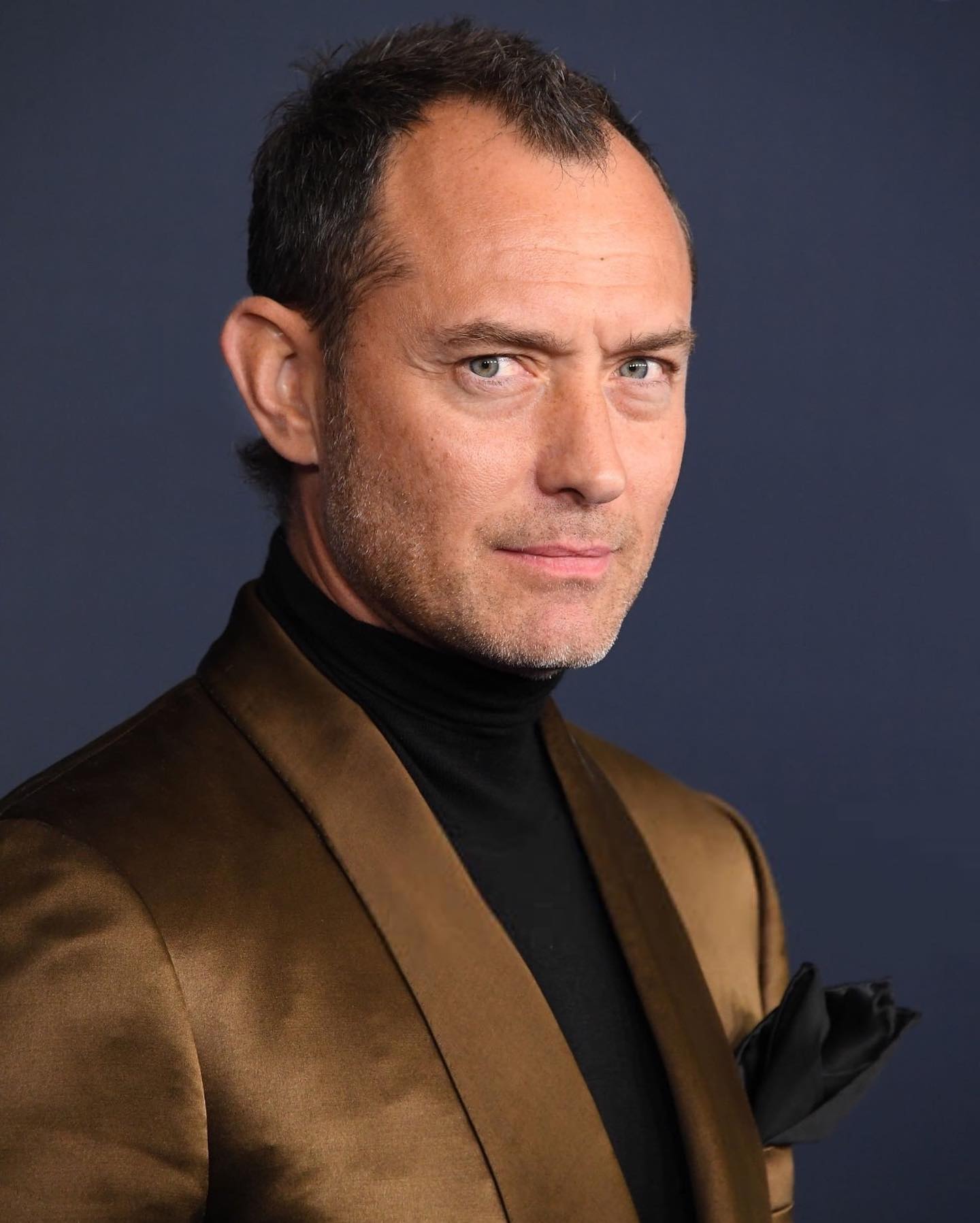 В минувшие выходные Gucci собрали друзей в лос-анджелесском музее LACMA, чтобы в очередной раз отметить достижения деятелей киноиндустрии, моды и современного искусства на гала-вечере Art+Film Gala. Любуемся самыми яркими образами красной дорожки. Больше фото и подробностей по ссылке в описании👉🏻 @hello__ru #hello_ru #hello_russia