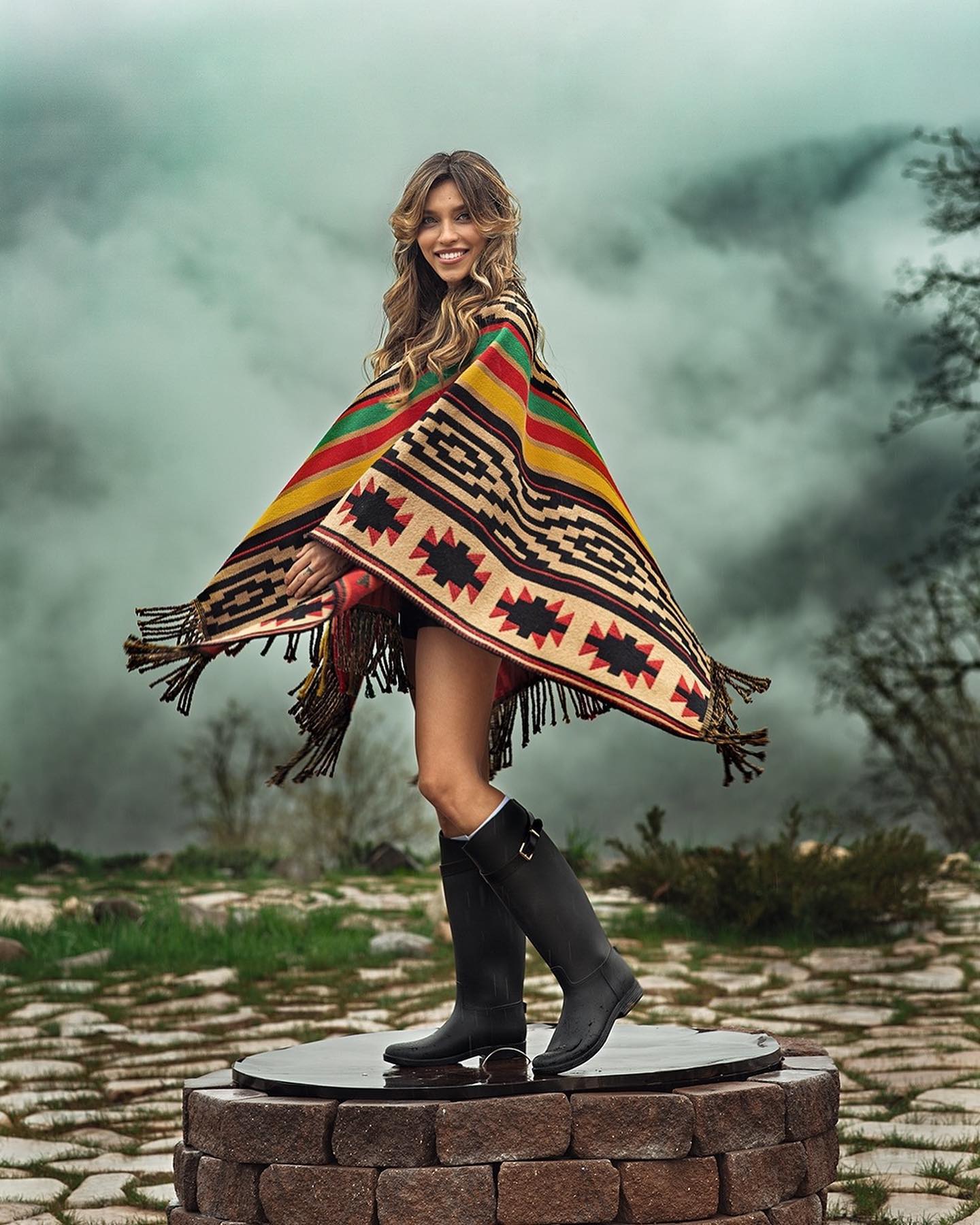 Неугомонная путешественница Регина Тодоренко дала интервью HELLO! по дороге на Курорт Красная Поляна и рассказала о своем новом тревел-шоу, сказках для взрослых и планах родить дочь ✨⠀Читайте по ссылке в описании 👉🏻 @hello__ru #hello_ru #hello_russia @krasnaya_polyana_resort фотограф Евгений Смирнов @eugenesmirnov_photoТекст Марина Савельева @marina_savelieva_Стилист Мария Коткова@businesskisa продюсер Ульяна Кальсина @ulyana_kalsinaмакияж Алиса Чекалова @chekalova_makeup @thefirst_sochi волосы Татьяна Трапезанова @_trapezanova_  @thefirst_sochiассистент продюсера Олеся Костерина @olesya_kosterinaассистенты стилиста Наталья Майер @natalyamayr , Нана Убирия @nanieseashell Ассистент MUAH - Ксения Шумилина @thefirst_sochiассистент фотографа Алексей Щербаков @aasshher